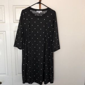 Knit dress align shape very complementary to full figure